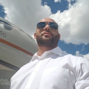 Meet your Posher, Devan